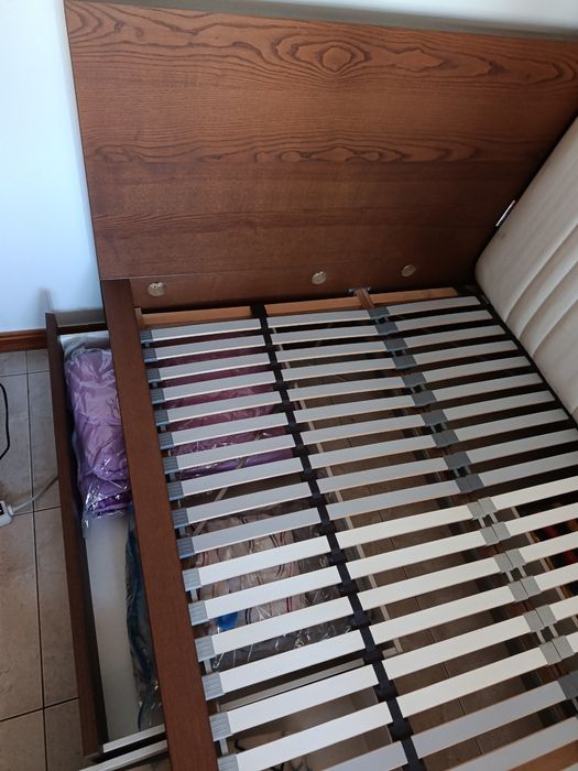 Cama de casal Malm