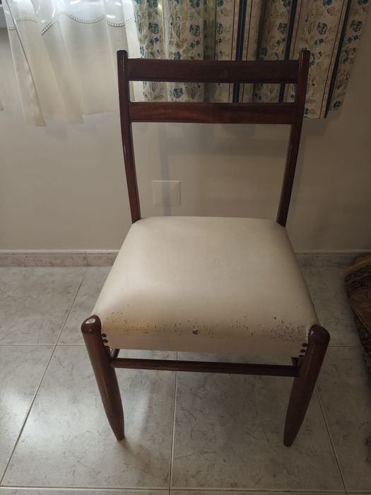 Quarto de casal vintage - cama  roupeiro e cadeira