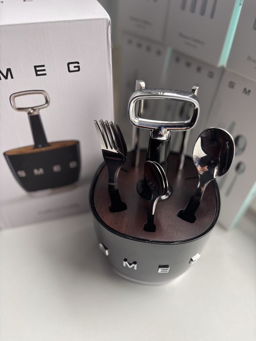 Органайзер пвд столові прибори SMEG чорний на 6 персон