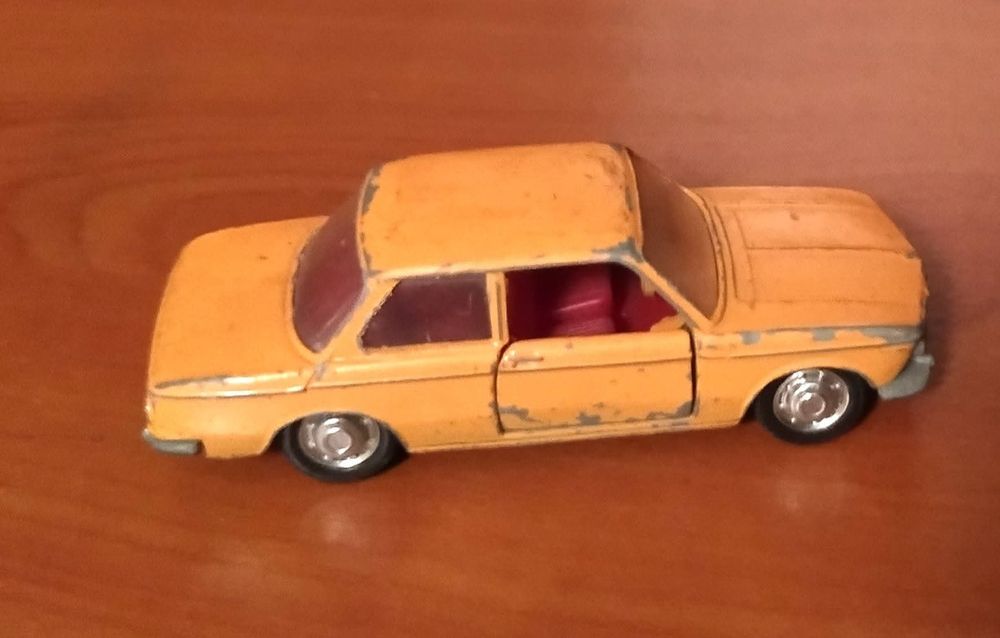Miniatura vintage - BMW 1600/2002 - Schuco