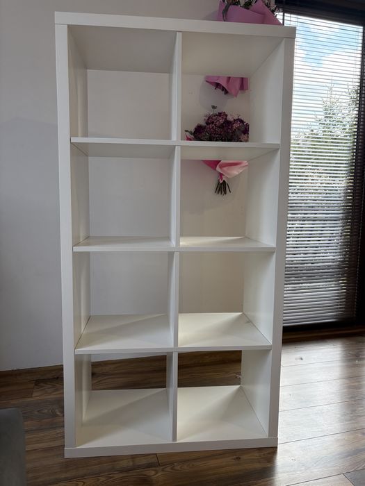 Biały regał ikea