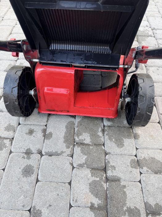 Бензинова газонокосарка  косарка