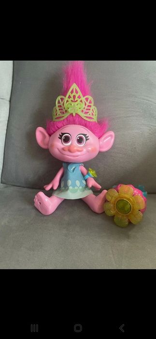 Interaktywna Księżniczka Poppy Trolle Duża