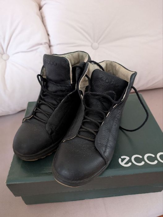 Черевики фірми ECCO