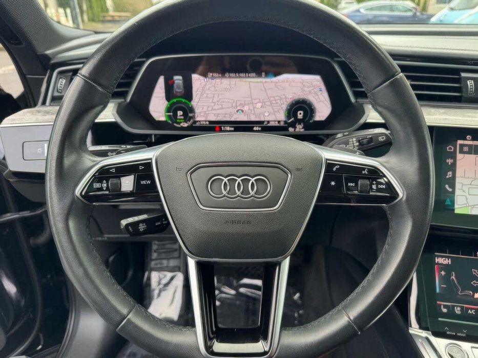 Audi e-tron S Premium Plus quattro Sportback      2023