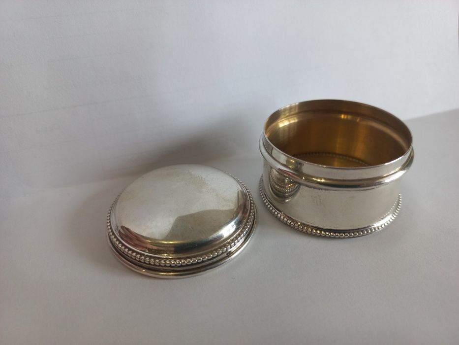 Серебряная шкатулка