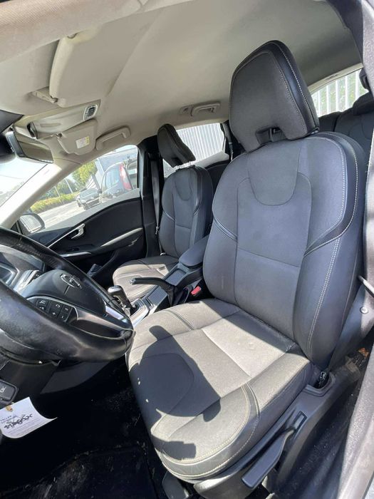 Volvo V40 Cross Country 2017 para peças!