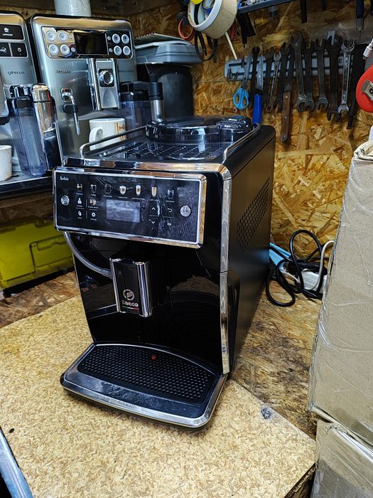 Кофемашина, кофеварка Saeco Xelsis