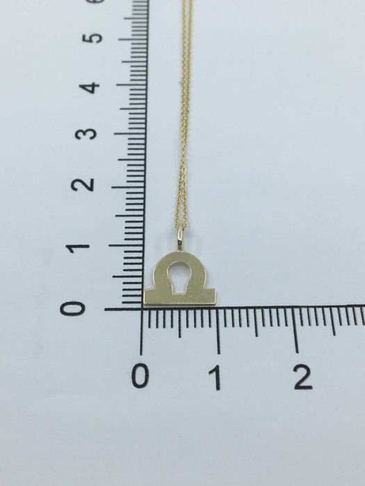 Colar novo em ouro com pendente