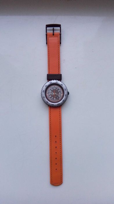 Часы швейцарские SWATCH