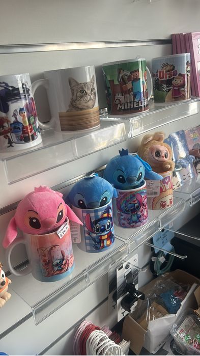 Caneca com peluche