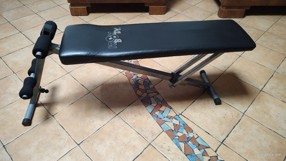 Ławka skośna regulowana do ćwiczeń