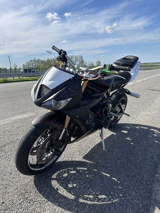 Triumph daytona 675 full/stunt