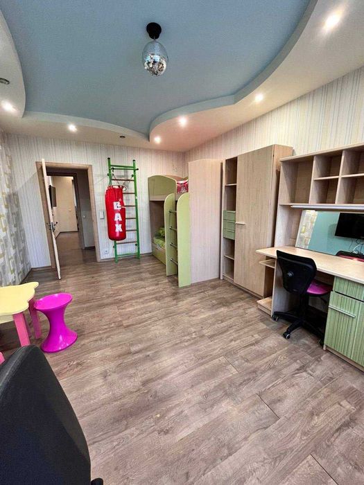 3 комн.квартира Песочин ул.Квартальная 79м2 ремонт