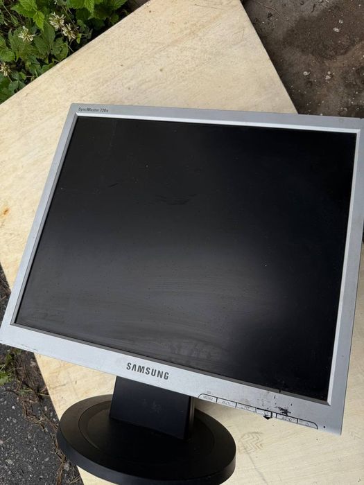 Монітор Samsung 720N