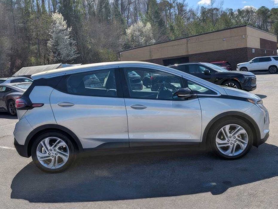 Chevrolet Bolt EV 2LT      2023