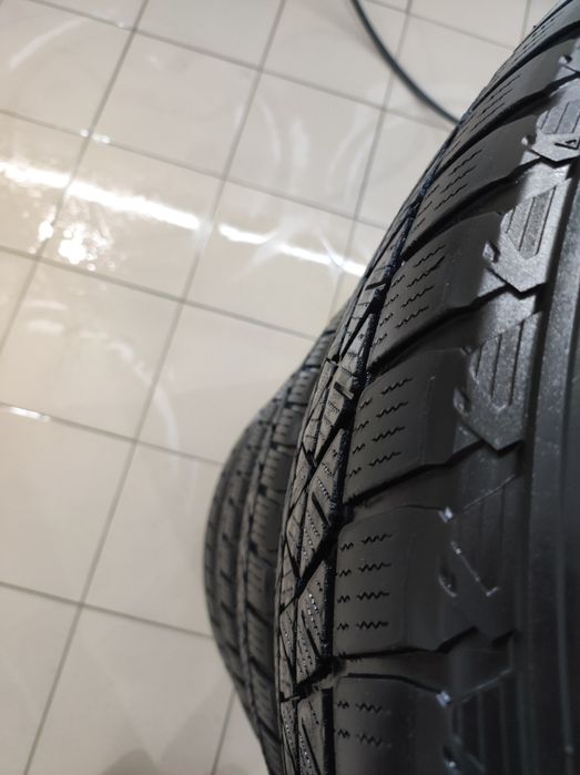 Продам резину зимнюю Bridgestone