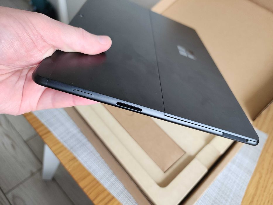 Microsoft Surface Pro X SQ1 Platinum 13" 2880x1920 8/256GB sim eSIM