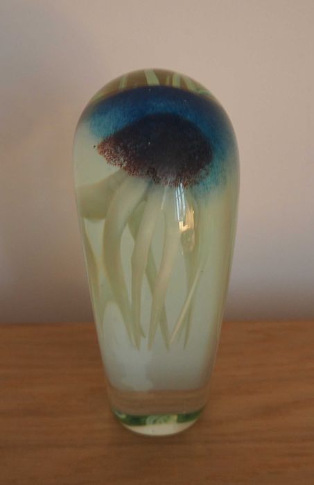 Szklany przycisk do papieru na biurko meduza wys.16 cm