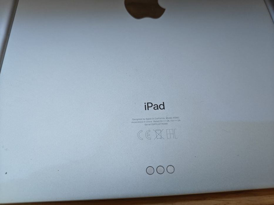 Uszkodzone iPad A1954 A1980 A1652