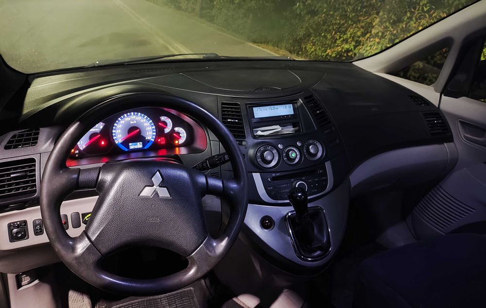 Mitsubishi Grandis Рестайл 2008