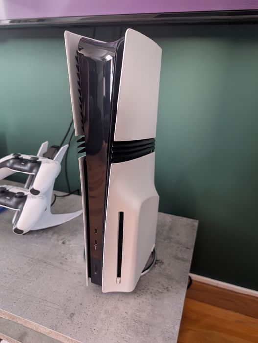PlayStation 5 Pro + 2 Pady + Stacja ładująca | Stan Idealny
