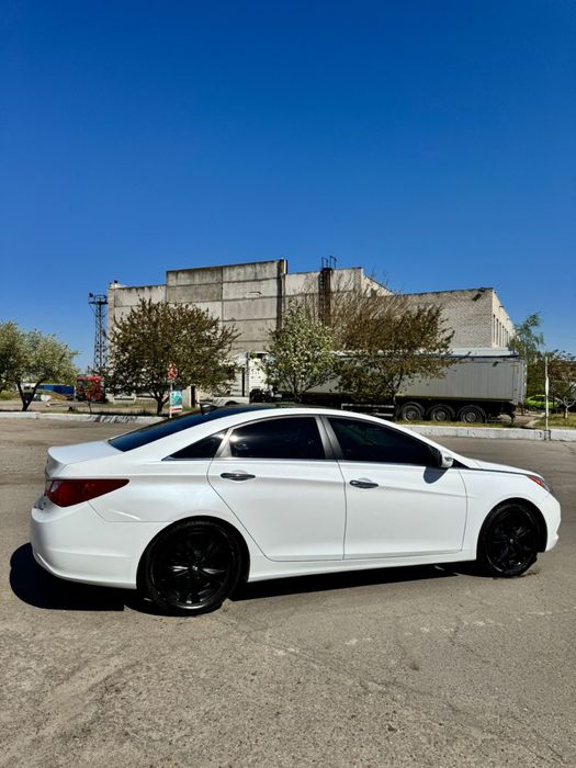 Hyundai  Sonata 2013