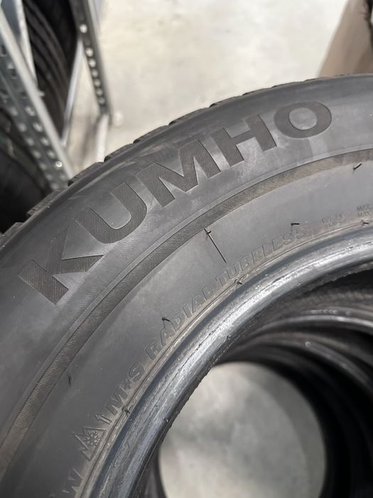 Шини Резина Зима 215/70 R16 100T Kumho Winter Craft Ws 71