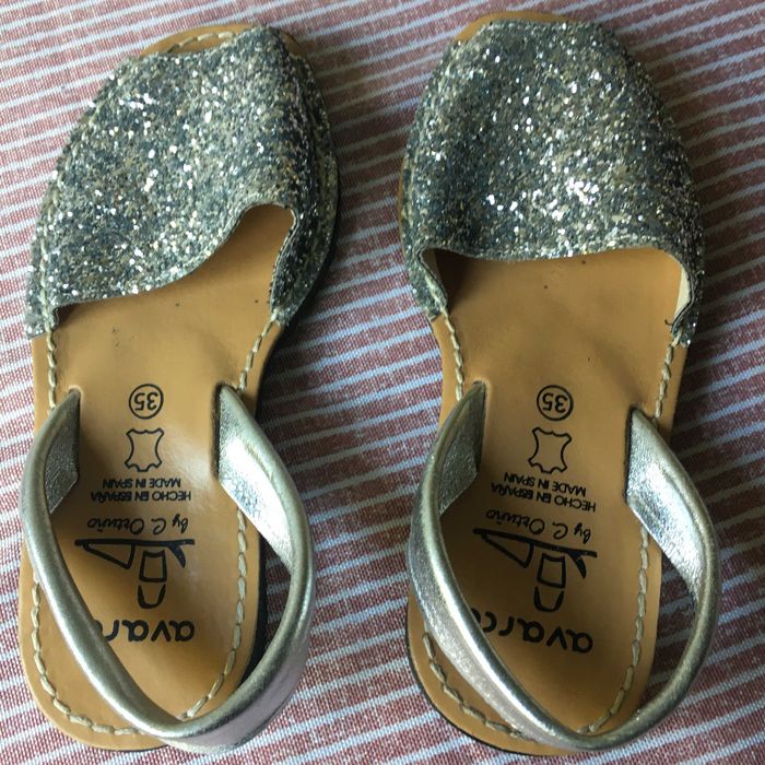 Sandálias para menina, da marca AVARCA, n.º 35