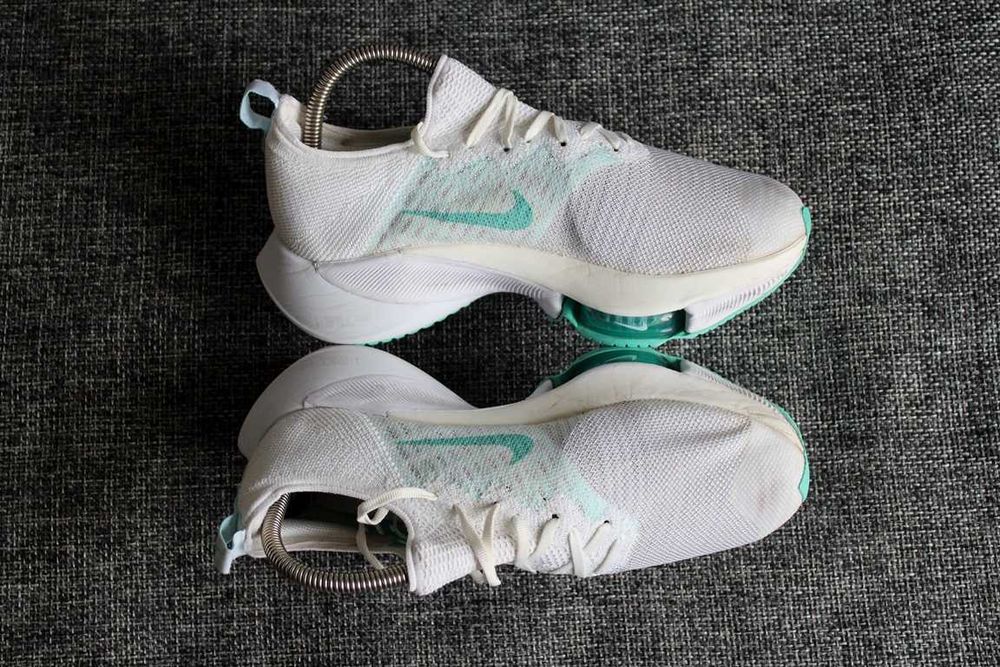 Кросівки Nike Air Zoom Tempo Next% Оригінал 40.5р