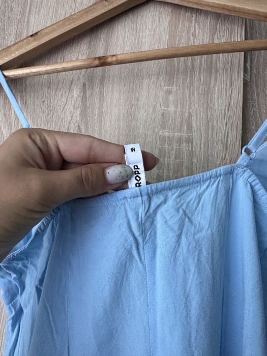 Продам голубу сукню cropp