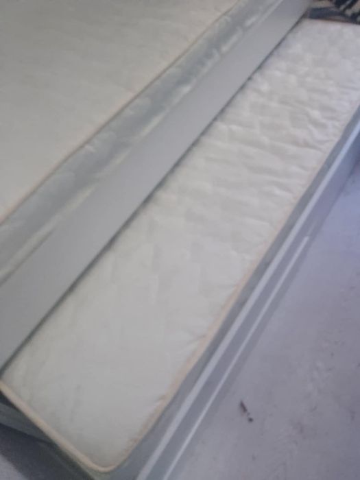 Двох ярусне ліжечко