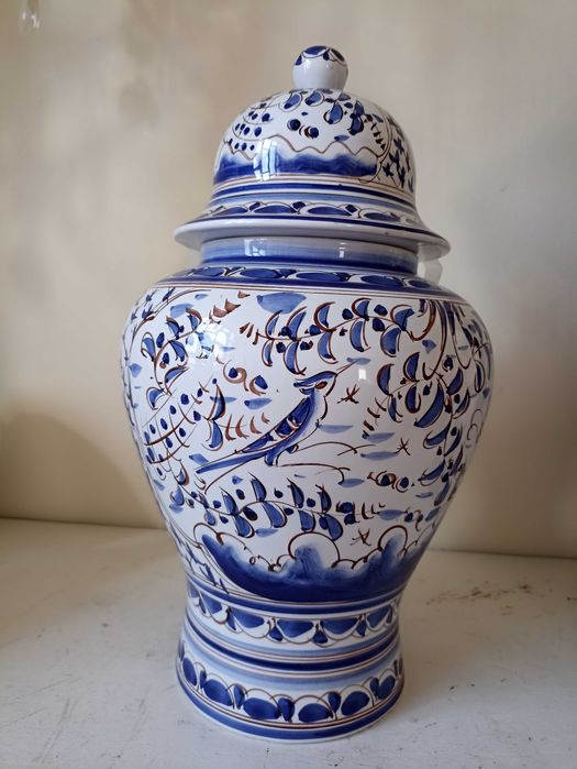 Jarrão de faiança pintado á mão de Alcobaça 40cm.