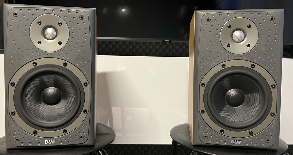 Kolumny B&W DM303