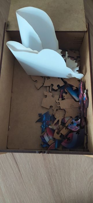 Пазли в коробці нові