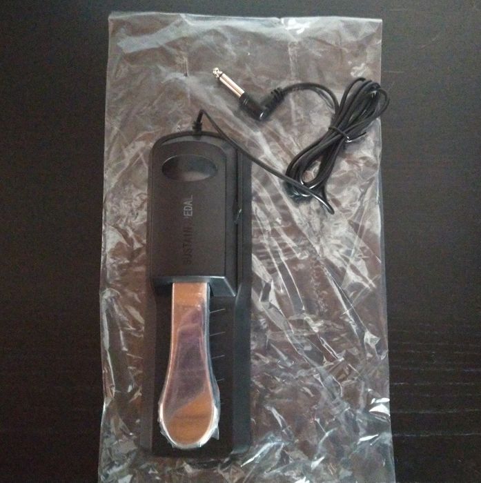 Pedal de sustain universal para pianos digitais. Novo