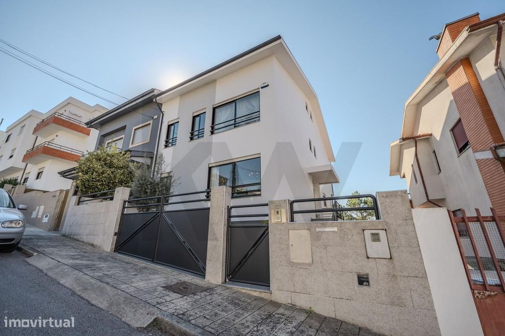 Moradia T4 à Venda em Gondomar (São Cosme) – Excelente Localização, Gr