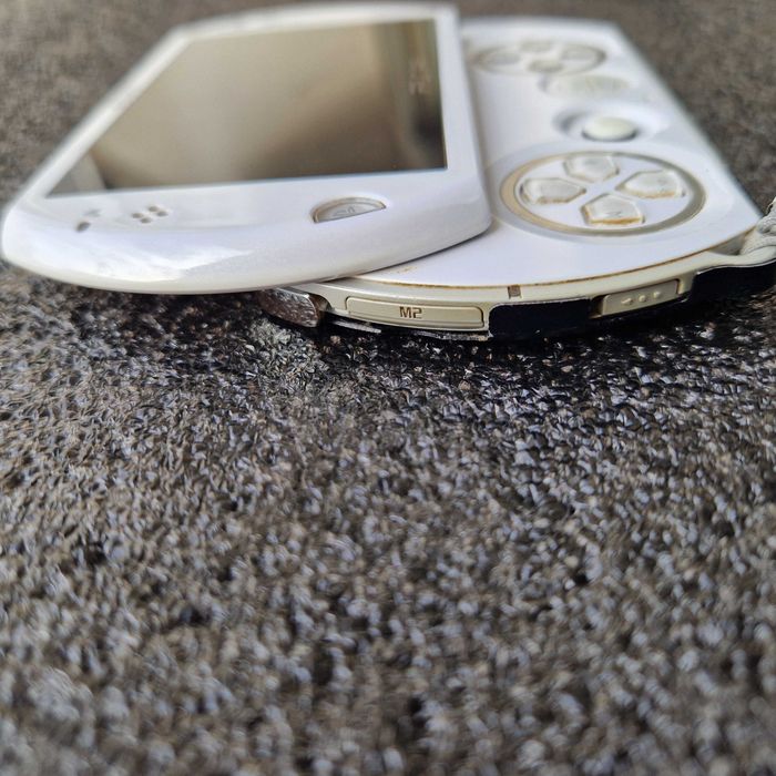 Sony PSP Go 16GB