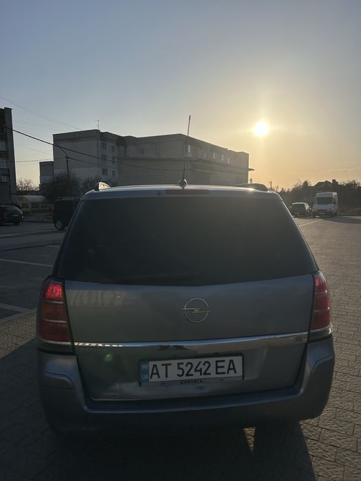Продам Opel Zafira B