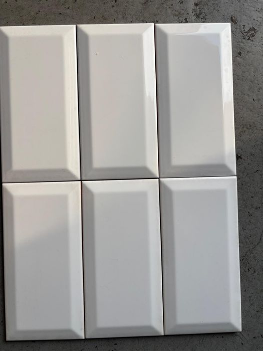 Plytka  biała ścienna