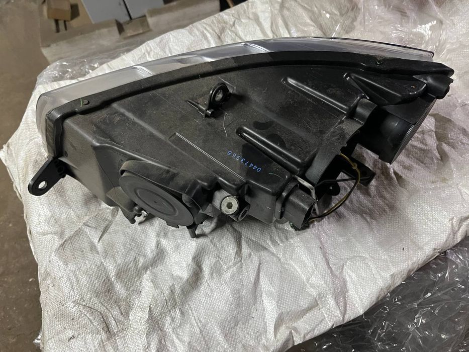 Фара правая Skoda Superb 2