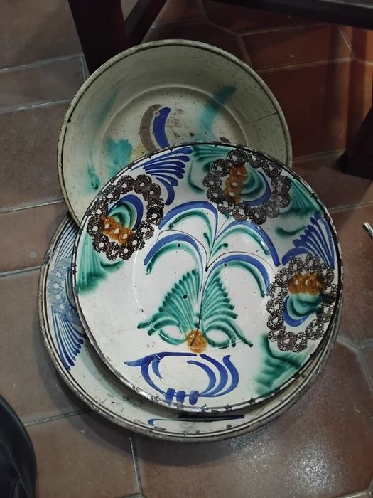 Prato em faiança antigo dito de ratinho