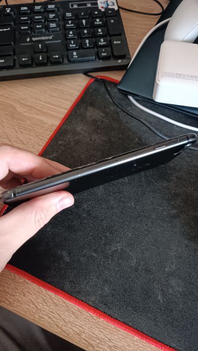 Iphone 7 plus на запчастини не заблокований