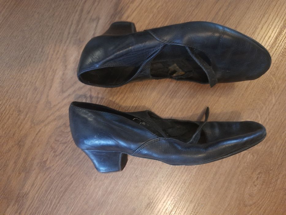 Продам  танцевальную  обувь