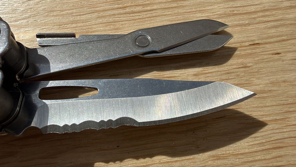 Leatherman WINGMAN multi-tool