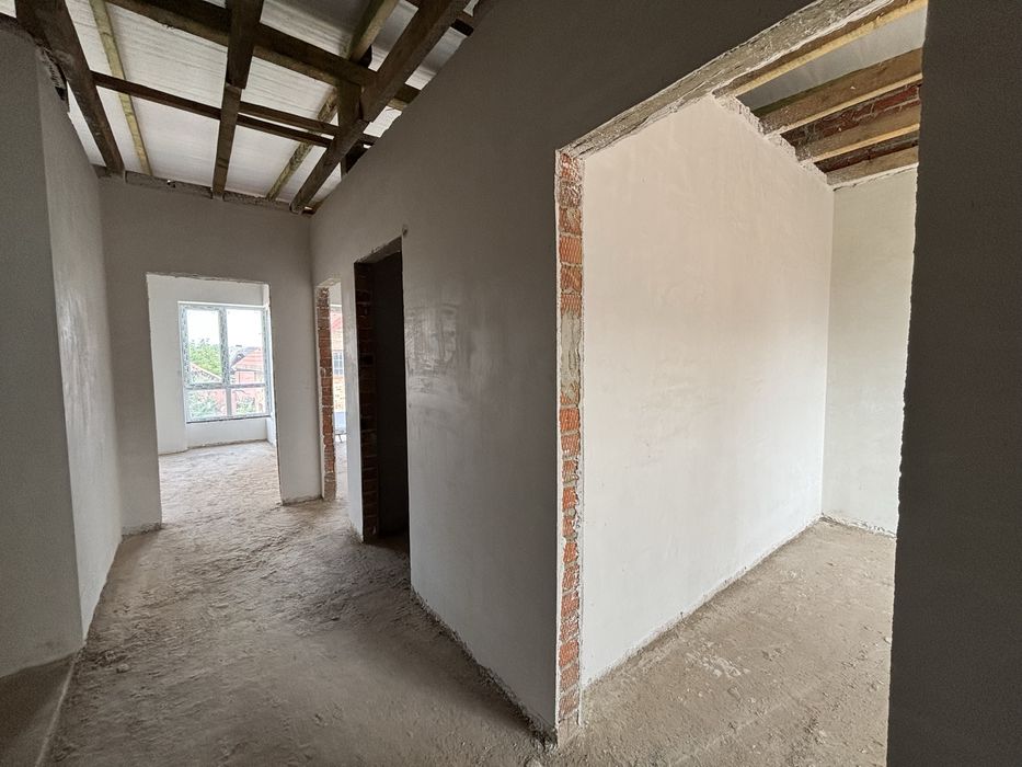 Продається таунхаус 135м².Ділянка 2сот. Угорники. Сирець. Комунікації