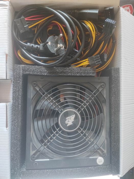 Продам блок питания в идеальном состоянии на 1600 W