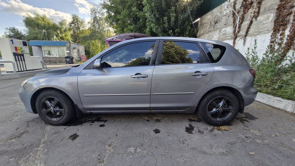 Мазда 3  в гарному стані