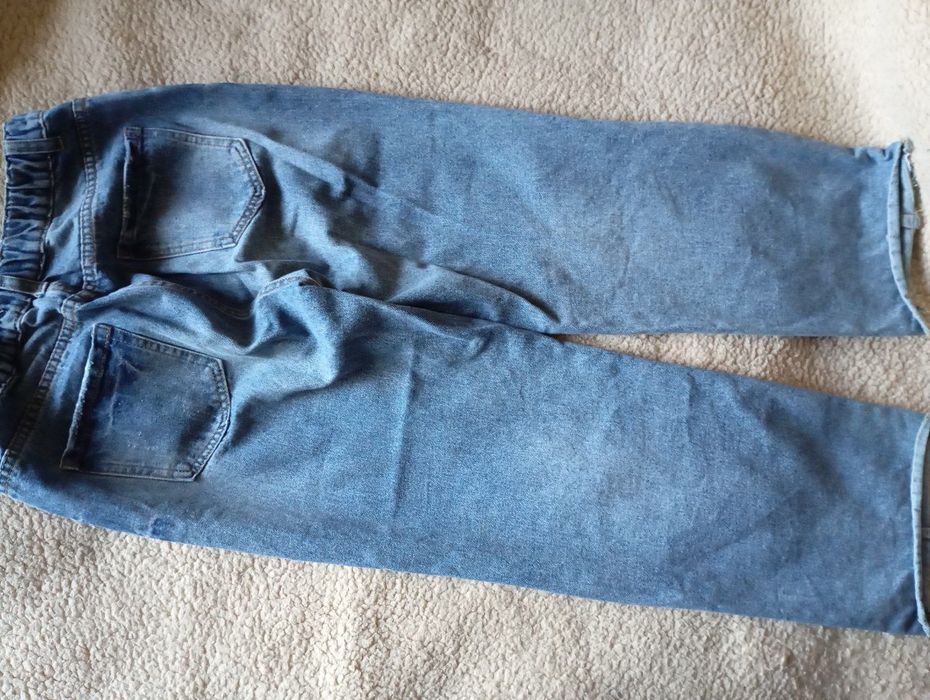 Прямі джинси S з потертостями