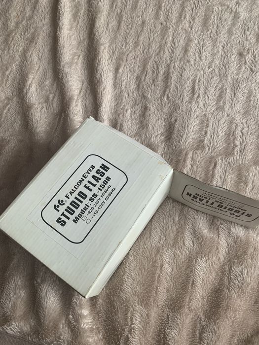 Студийная вспышка Falcon Eyes SS-150B